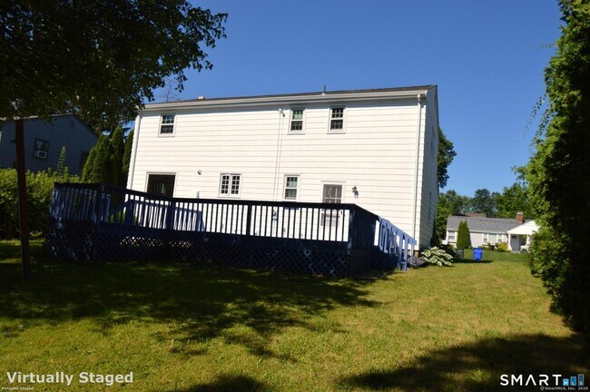 Building Photo - 18 Overbrook Rd