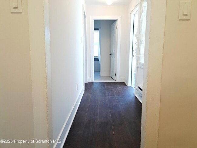 Building Photo - 625 Rosen Ct