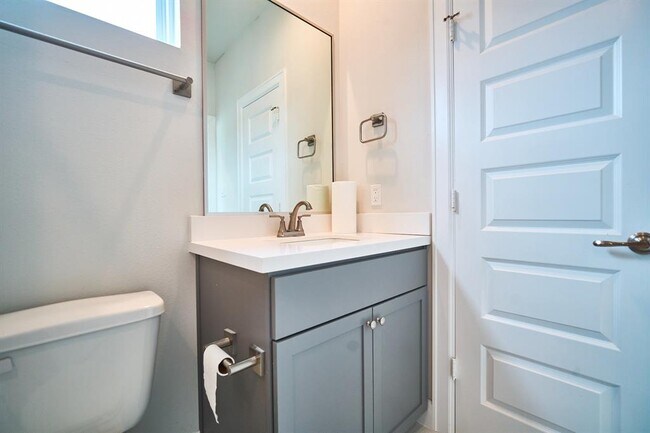 Building Photo - 2802 Grand Fountains Dr