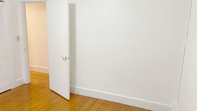 Building Photo - 73-75 Wallingford Ave