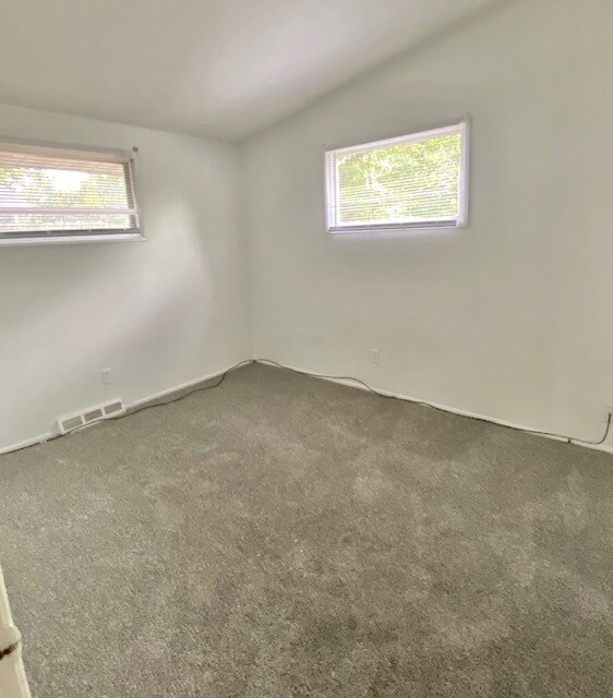 Building Photo - 1117 Northwood Dr S