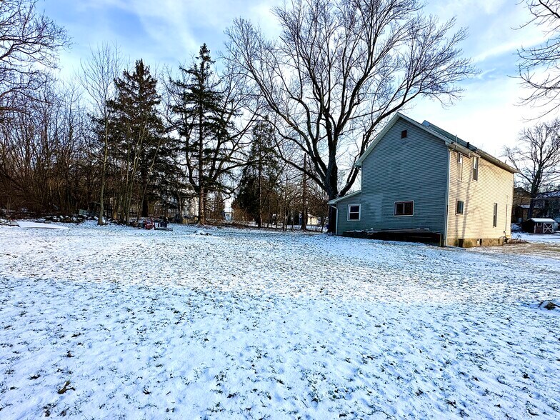 Building Photo - 923 Franklin Ave