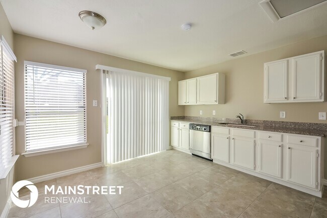 Building Photo - 8118 Sunshine Trail Dr