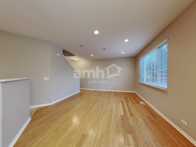 Building Photo - 606 Wildwood Ln