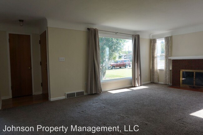 Building Photo - 3 br, 2 bath House - 2427 W. Rockwell Ave.