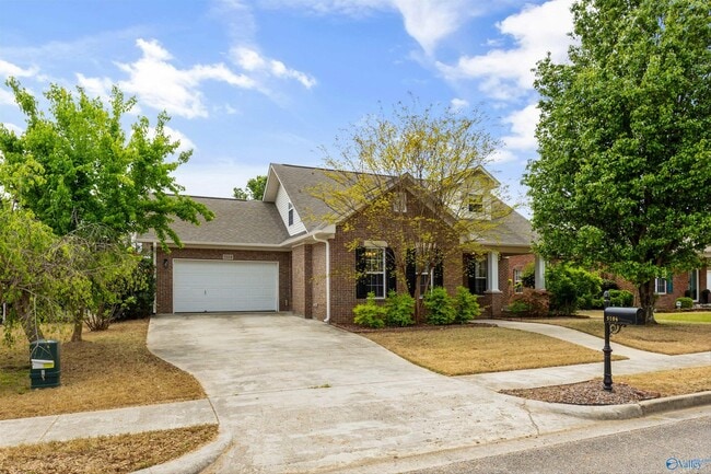 Building Photo - 5104 Frankford Dr SE