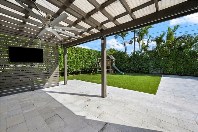 Building Photo - 7750 SW 16th St