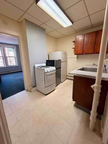 Building Photo - 506 3rd St