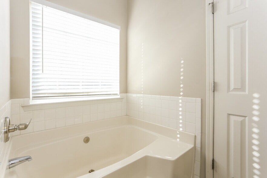 Building Photo - 260 Toffee Ct