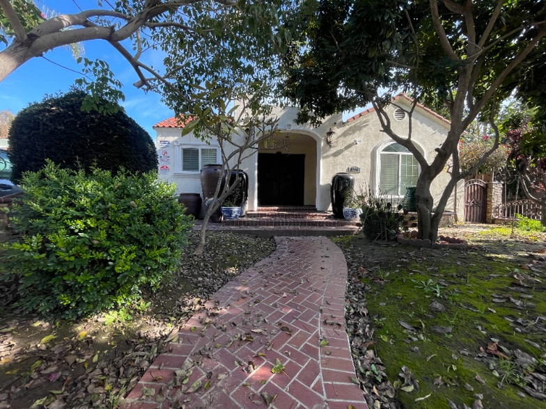 Building Photo - 1311 S Ross St