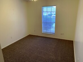 Building Photo - Duplex