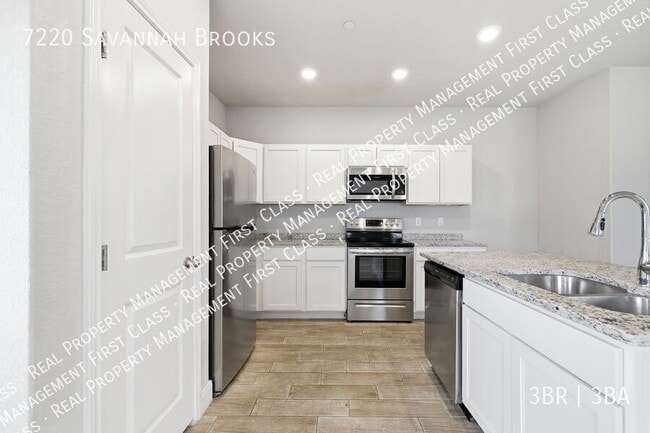Building Photo - 7220 Savannah Brooks