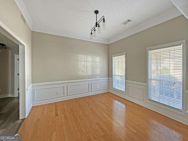 Building Photo - 3028 Express Ln NE