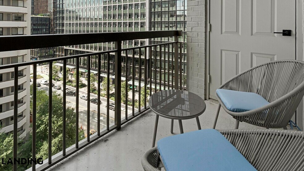 Building Photo - 1221 S Eads St