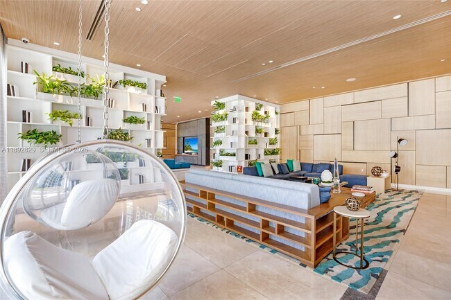 Building Photo - 55 SW 9th St