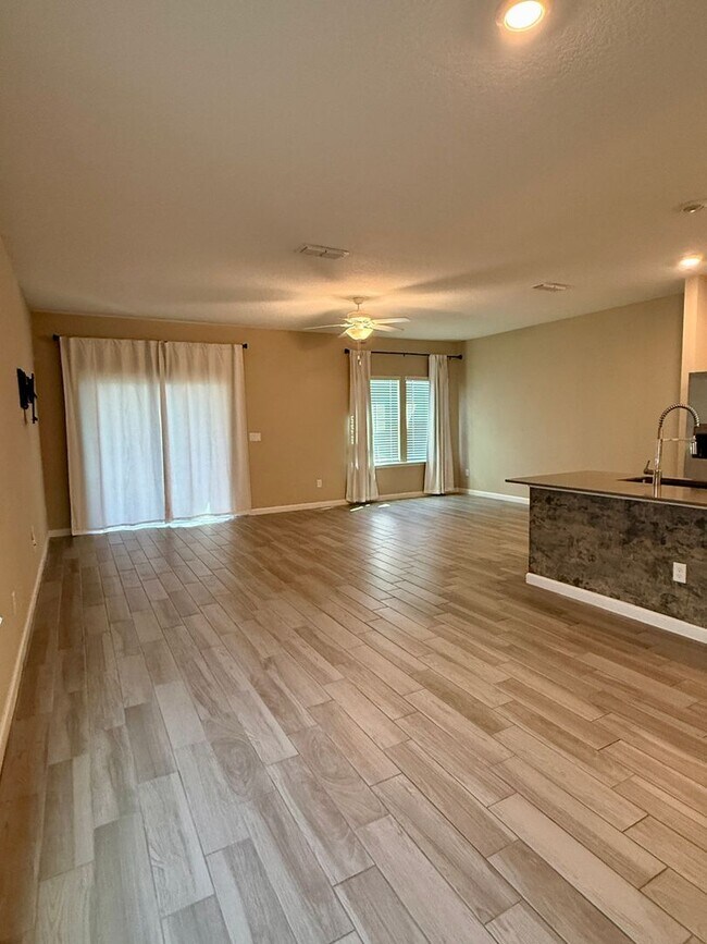 Building Photo - 12803 Josslyn Ln