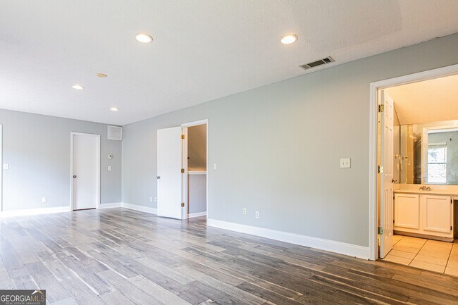 Building Photo - 11030 Indian Village Dr