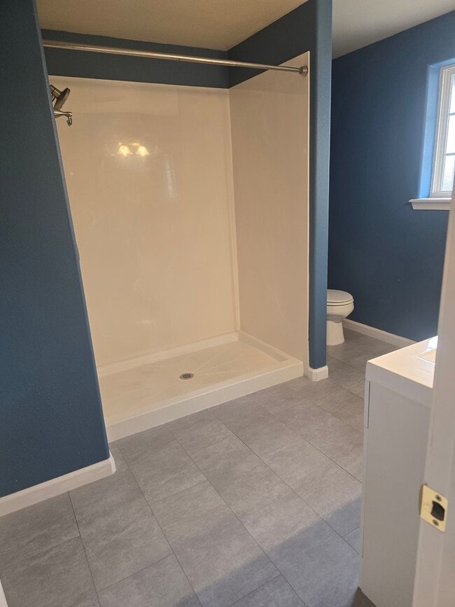 Building Photo - 3 bed 2 bath  Home for Rent in Grants Pass