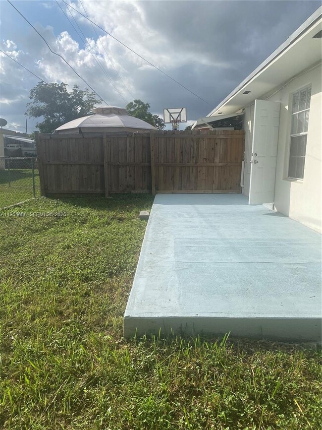 Building Photo - 11350 SW 3rd St