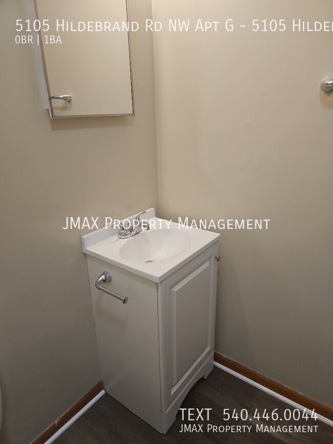 Building Photo - 5105 Hildebrand Rd NW