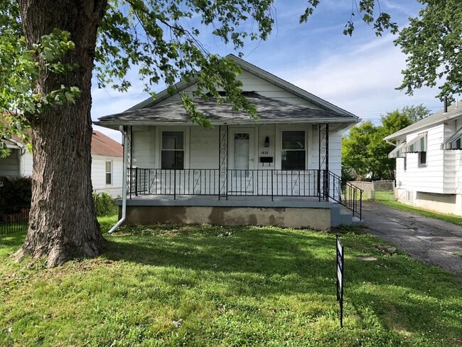 Primary Photo - 1025 Weng Ave