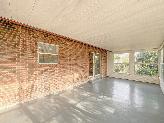 Building Photo - 1631 Monterey Ln