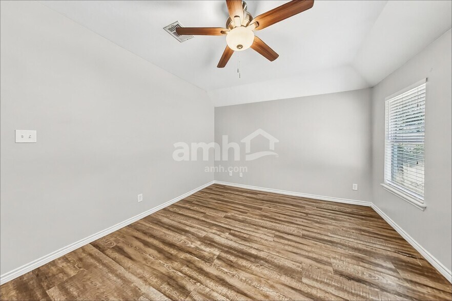 Building Photo - 13211 Ambrosa Dr