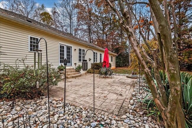 Building Photo - **Charming 3-Bedroom Rambler on 3 Acres in Scenic Stafford** NO HOA