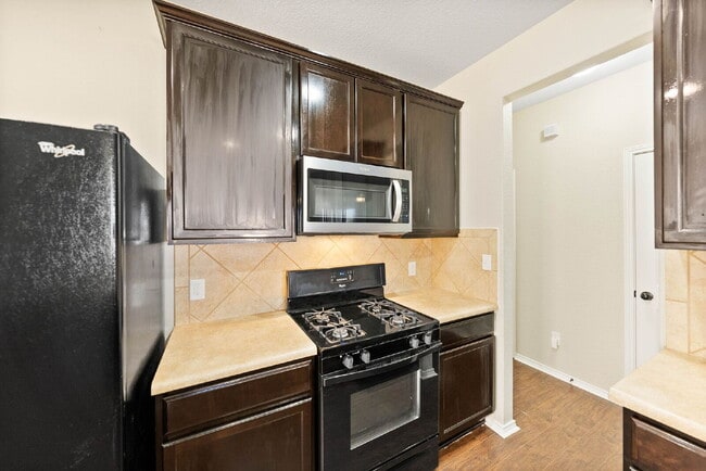 Building Photo - Flexible 5-Bedroom Rental Home in Alamo Ra...