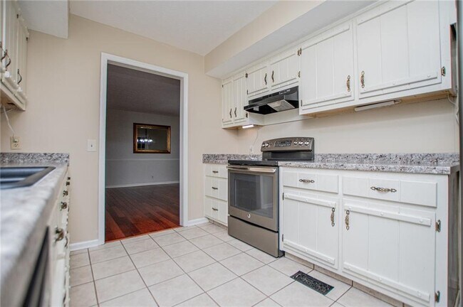Building Photo - 1499 Stonington Ct