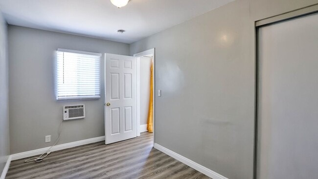 Building Photo - Fully REMODELED 3bed 2bath SFR. Great loca...