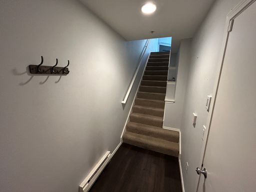 Building Photo - Gorgeous 2 bedroom 2 bath townhome available now!