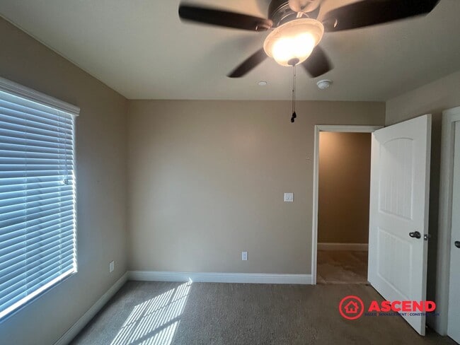 Building Photo - Gorgeous Home in Gossamer Grove!