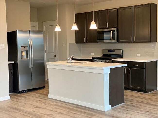 Building Photo - 17402 Bay Skipper Dr