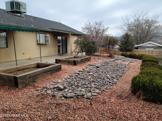 Building Photo - 8101 E Dust Devil Dr