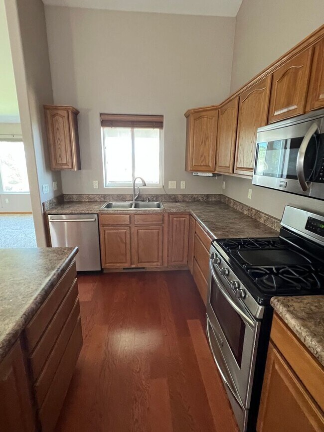 Building Photo - Big, Beautiful Home in Black Hawk/Summerse...