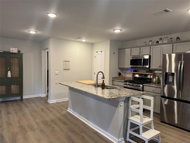 Building Photo - 424 Kohn Dr