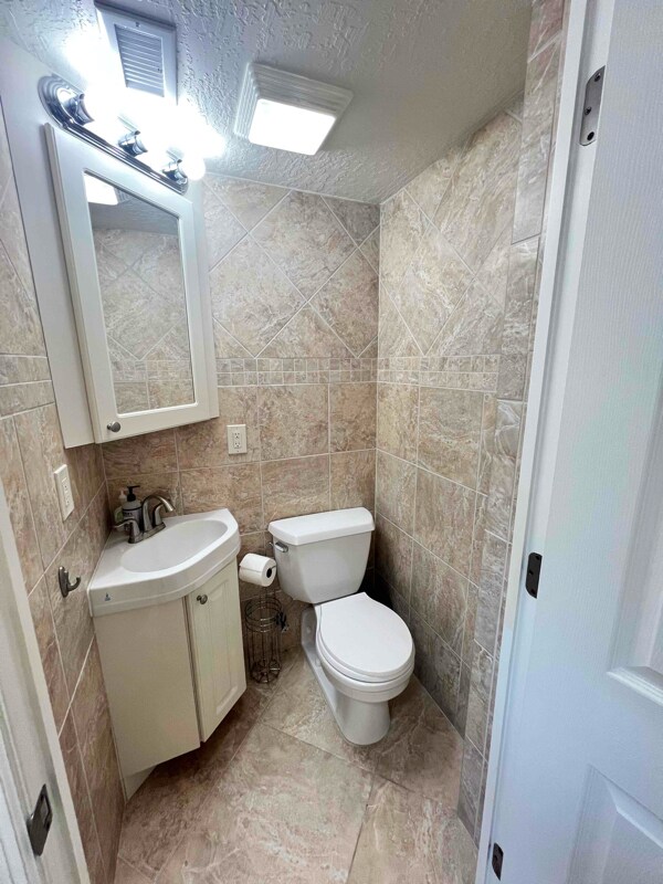 Building Photo - 2020 N Atlantic Ave