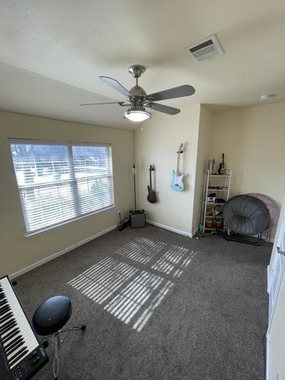 Building Photo - 625 Hutchins Dr