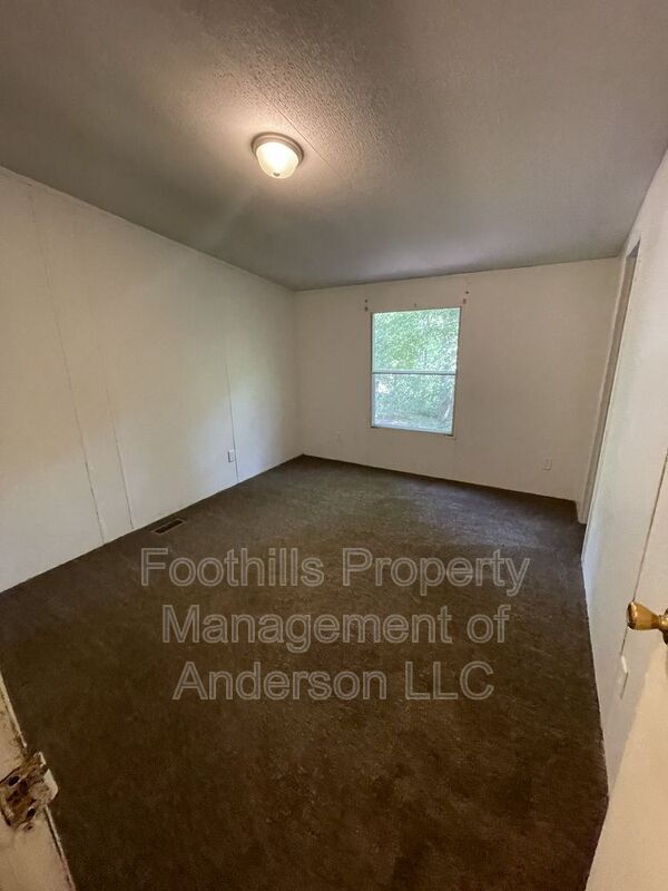 Building Photo - 236 Forest Ln