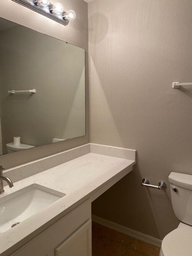 Building Photo - 1123 Breezy Knoll St