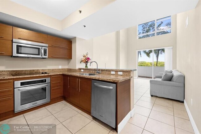 Primary Photo - 2641 N Flamingo Rd