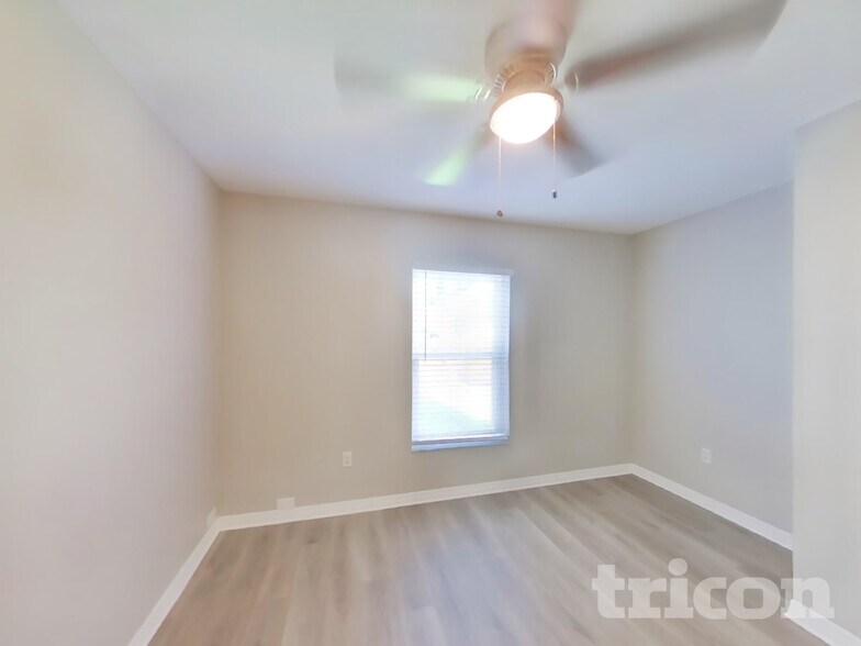 Building Photo - 715 Grand Canyon Dr