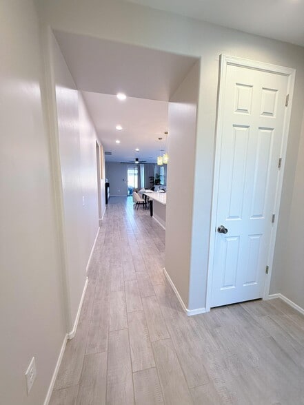 Building Photo - 620 W Calle El Tramo