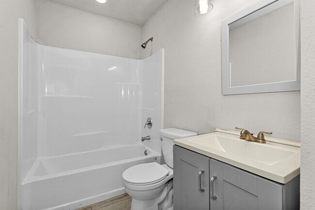 Building Photo - 15225 Woodforest Blvd