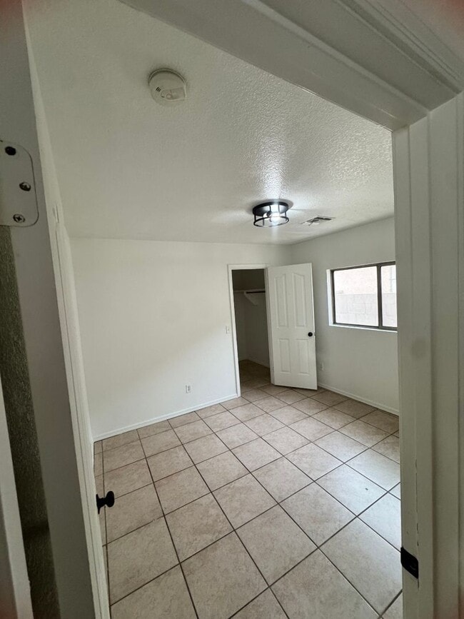 Building Photo - Casa Grande 3 bedroom 2 bath