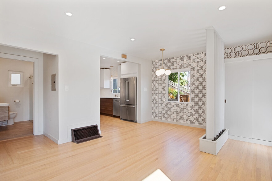Building Photo - 609 Valle Vista Ave