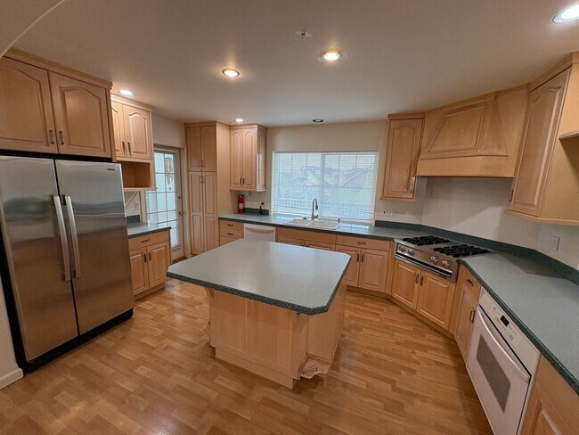 Building Photo - 1714 Baker View Court