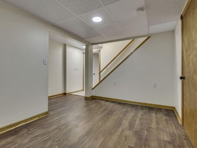 Building Photo - Your country retreat awaits!