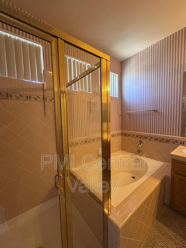 Building Photo - 2044 London Ave